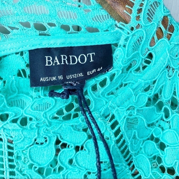 Bardot NWOT Lace Sheath Mint Green Cocktail Dress - Picture 4 of 10